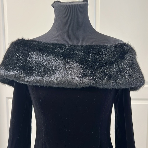 Tadashi faux fur and velvet off the shoulder vintage top size 8 - Picture 1 of 7